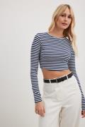 NA-KD Basic Resirkulert kort stripete topp med lange ermer - Stripe