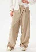 Pieces Pcpruisa Lw Baggy Pants Crockery XS