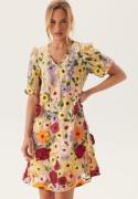 YAS Yasflowering Ss Dress Whisper White Detail:flowers 42