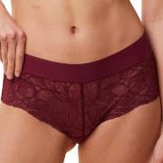 Triumph Truser Body Make-Up Illusion Lace Shorty Vinrød  42 Dame