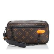 Pre-owned Brunt skinn Louis Vuitton Clutch