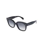 Hev stilen din med CL4002UN-01b solbriller