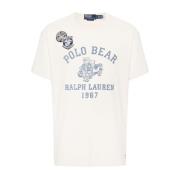 Trykt hvit T-skjorte med logo patch og Polo Bear print