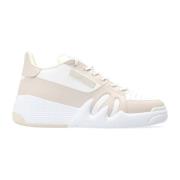 Skinn sneakers med perforert detalj