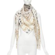 Pre-owned Fabric scarves