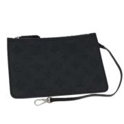 Pre-owned Leather pouches