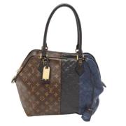 Pre-owned Leather handbags