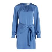 Lys blå langermet kjole