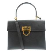 Pre-owned Fabric handbags