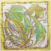 Pre-owned Silk scarves