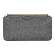 Pre-owned Fabric clutches