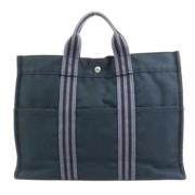 Pre-owned Fabric handbags