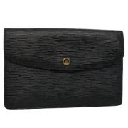 Pre-owned Leather clutches