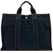 Pre-owned Canvas handbags