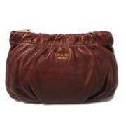 Pre-owned Leather clutches