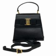 Pre-owned Leather handbags