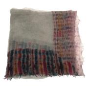 Pre-owned Wool scarves