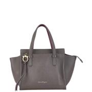 Pre-owned Leather handbags