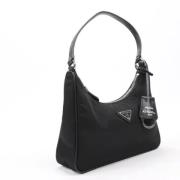 Pre-owned Leather handbags