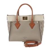 Pre-owned Leather handbags