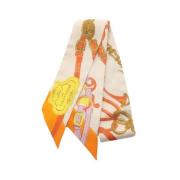 Pre-owned Silk scarves