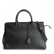 Pre-owned Leather handbags