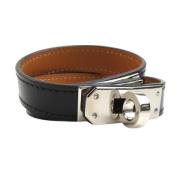 Pre-owned Leather bracelets