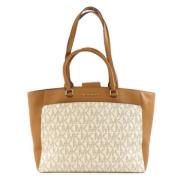 Pre-owned Fabric handbags