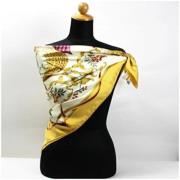 Pre-owned Silk scarves