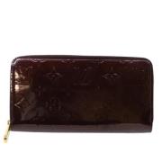 Pre-owned Leather wallets