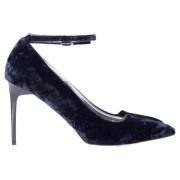 Pre-owned Velvet heels