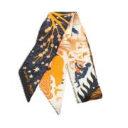 Pre-owned Silk scarves