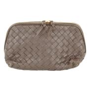 Pre-owned Leather clutches