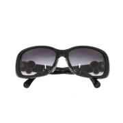 Pre-owned Plastic sunglasses