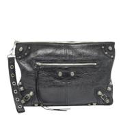 Pre-owned Leather clutches