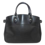 Pre-owned Leather handbags