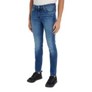 Slim Taper Jeans