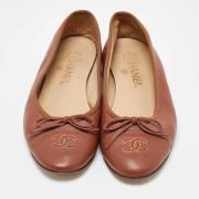 Pre-owned Leather flats