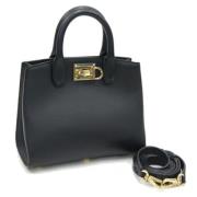 Pre-owned Leather handbags