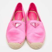 Pre-owned Satin flats