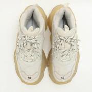 Pre-owned Leather sneakers