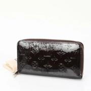 Pre-owned Leather wallets