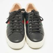 Pre-owned Leather sneakers