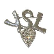 Pre-owned Metal brooches