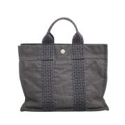 Pre-owned Canvas handbags