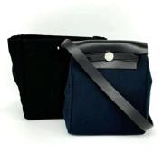 Pre-owned Canvas shoulder-bags