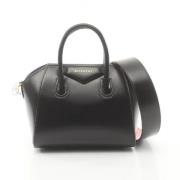 Pre-owned Leather handbags