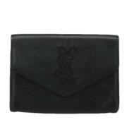 Pre-owned Leather clutches