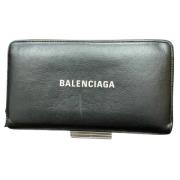 Pre-owned Leather wallets