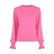 Feminin strikket pullover